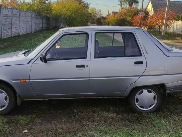 Сірий ЗАЗ 1103 Славута, об'ємом двигуна 1.1 л та пробігом 60 тис. км за 1200 $, фото 2 на Automoto.ua