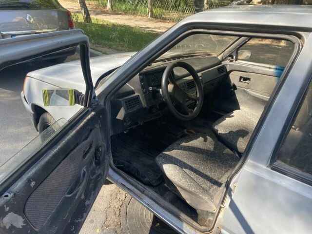 Серый ЗАЗ 1103 Славута, объемом двигателя 1.2 л и пробегом 200 тыс. км за 382 $, фото 5 на Automoto.ua