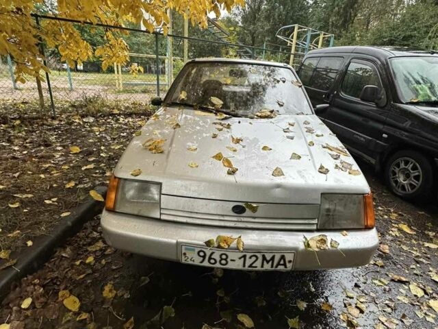 Сірий ЗАЗ 1103 Славута, об'ємом двигуна 1 л та пробігом 120 тис. км за 900 $, фото 4 на Automoto.ua