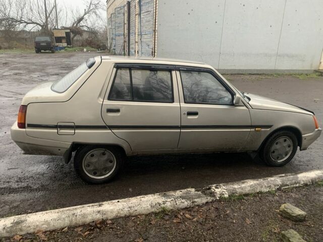 Серый ЗАЗ 1103 Славута, объемом двигателя 1.3 л и пробегом 15 тыс. км за 1230 $, фото 4 на Automoto.ua