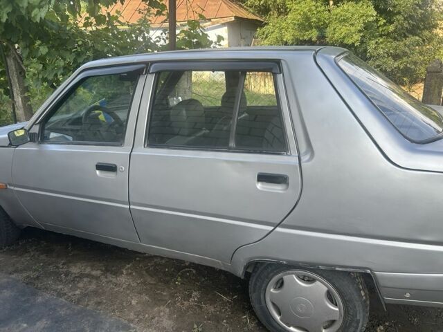 Серый ЗАЗ 1103 Славута, объемом двигателя 1.2 л и пробегом 150 тыс. км за 800 $, фото 5 на Automoto.ua