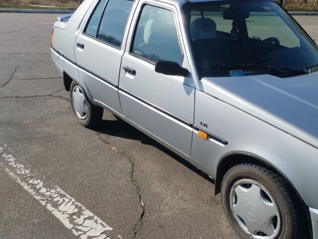 Серый ЗАЗ 1103 Славута, объемом двигателя 1.3 л и пробегом 112 тыс. км за 1200 $, фото 2 на Automoto.ua