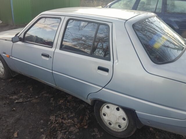 Серый ЗАЗ 1103 Славута, объемом двигателя 1.2 л и пробегом 285 тыс. км за 700 $, фото 3 на Automoto.ua