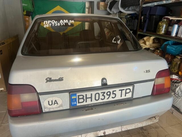 ЗАЗ 1103 Славута 2004 в Одессе на Automoto.ua Серый ЗАЗ 1103 Славута, объемом двигателя 1.2 л и пробегом 250 тыс. км за 1000 $, фото 2 на Automoto.ua