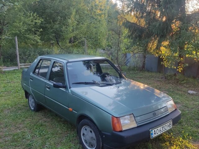 Серый ЗАЗ 1103 Славута, объемом двигателя 1.2 л и пробегом 176 тыс. км за 1199 $, фото 1 на Automoto.ua