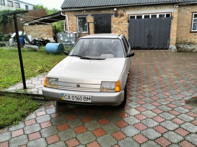 Серый ЗАЗ 1103 Славута, объемом двигателя 1.2 л и пробегом 350 тыс. км за 700 $, фото 2 на Automoto.ua