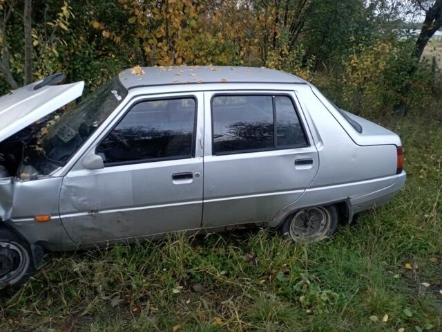 Сірий ЗАЗ 1103 Славута, об'ємом двигуна 1.2 л та пробігом 125 тис. км за 300 $, фото 3 на Automoto.ua