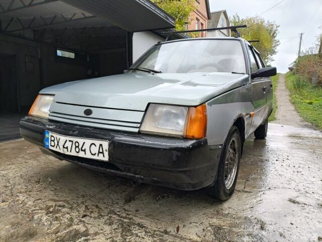 Серый ЗАЗ 1103 Славута, объемом двигателя 1.2 л и пробегом 189 тыс. км за 400 $, фото 1 на Automoto.ua