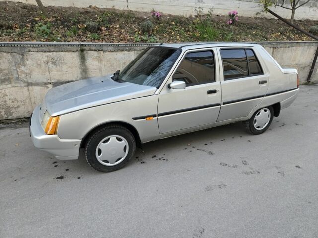 Серый ЗАЗ 1103 Славута, объемом двигателя 1.2 л и пробегом 110 тыс. км за 1500 $, фото 2 на Automoto.ua