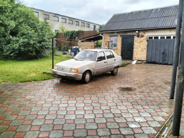 Серый ЗАЗ 1103 Славута, объемом двигателя 1.2 л и пробегом 350 тыс. км за 700 $, фото 3 на Automoto.ua