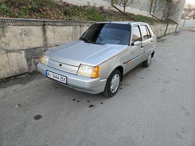 Серый ЗАЗ 1103 Славута, объемом двигателя 1.2 л и пробегом 110 тыс. км за 1500 $, фото 1 на Automoto.ua