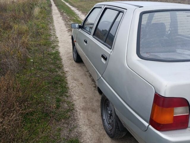 Серый ЗАЗ 1103 Славута, объемом двигателя 1.2 л и пробегом 200 тыс. км за 1000 $, фото 4 на Automoto.ua