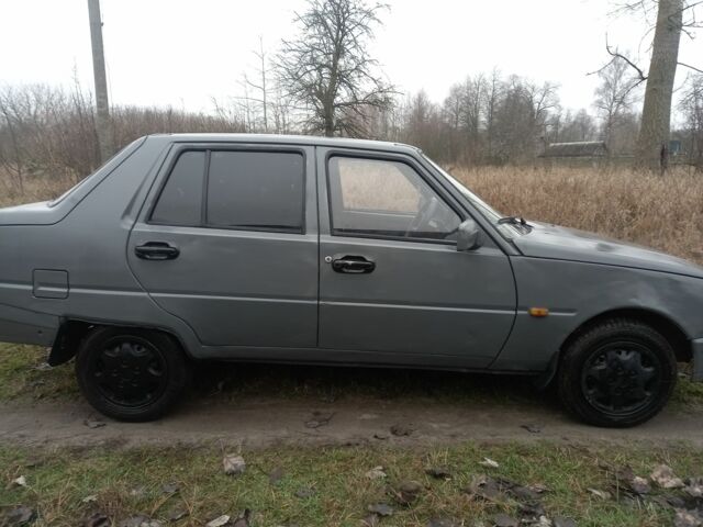 Серый ЗАЗ 1103 Славута, объемом двигателя 1.2 л и пробегом 190 тыс. км за 1100 $, фото 1 на Automoto.ua