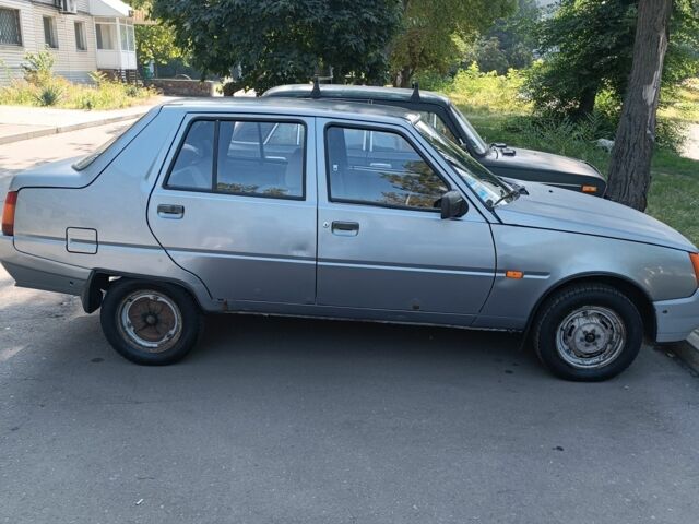 Серый ЗАЗ 1103 Славута, объемом двигателя 1.2 л и пробегом 162 тыс. км за 1100 $, фото 1 на Automoto.ua