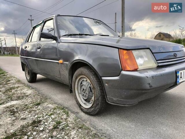 Серый ЗАЗ 1103 Славута, объемом двигателя 1.3 л и пробегом 170 тыс. км за 1500 $, фото 6 на Automoto.ua