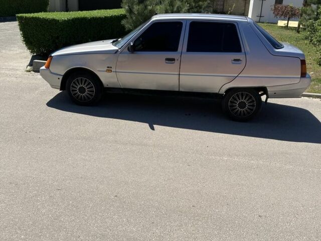 Серый ЗАЗ 1103 Славута, объемом двигателя 1.2 л и пробегом 120 тыс. км за 700 $, фото 3 на Automoto.ua