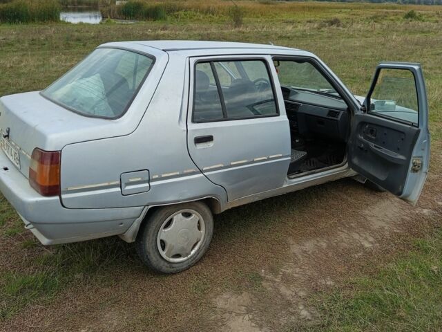 Серый ЗАЗ 1103 Славута, объемом двигателя 1.3 л и пробегом 140 тыс. км за 900 $, фото 4 на Automoto.ua