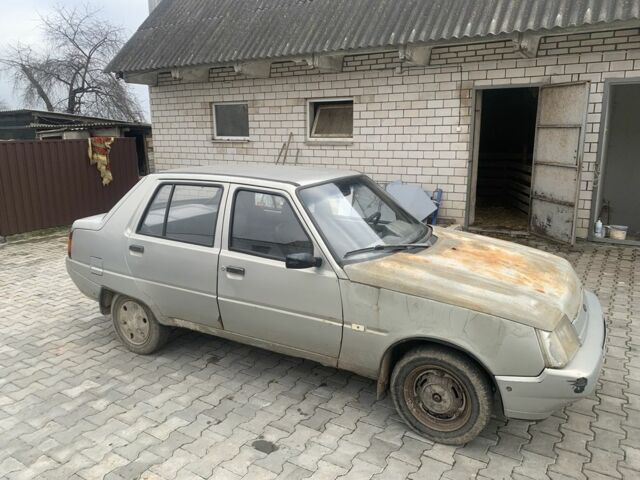 Серый ЗАЗ 1103 Славута, объемом двигателя 1.2 л и пробегом 90 тыс. км за 477 $, фото 3 на Automoto.ua