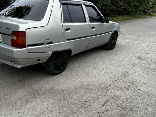 Серый ЗАЗ 1103 Славута, объемом двигателя 0 л и пробегом 193 тыс. км за 750 $, фото 2 на Automoto.ua