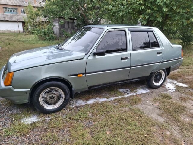 Сірий ЗАЗ 1103 Славута, об'ємом двигуна 1.2 л та пробігом 122 тис. км за 605 $, фото 1 на Automoto.ua