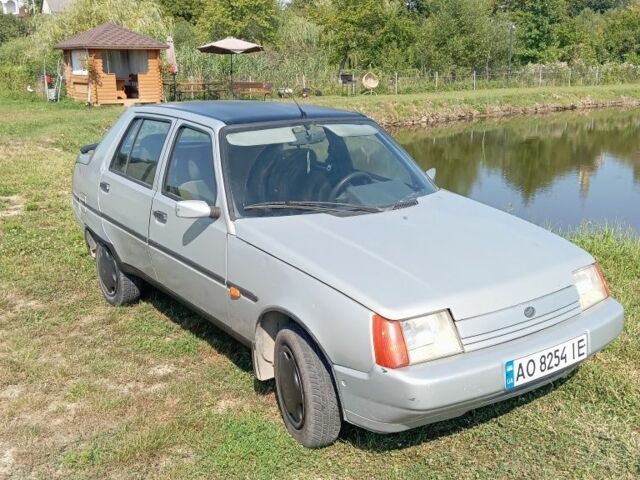 Серый ЗАЗ 1103 Славута, объемом двигателя 1.2 л и пробегом 150 тыс. км за 800 $, фото 5 на Automoto.ua