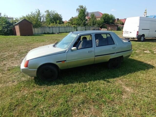 Серый ЗАЗ 1103 Славута, объемом двигателя 1.2 л и пробегом 150 тыс. км за 800 $, фото 1 на Automoto.ua