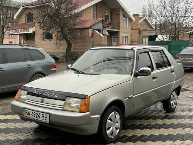 Серый ЗАЗ 1103 Славута, объемом двигателя 1.3 л и пробегом 130 тыс. км за 1450 $, фото 2 на Automoto.ua