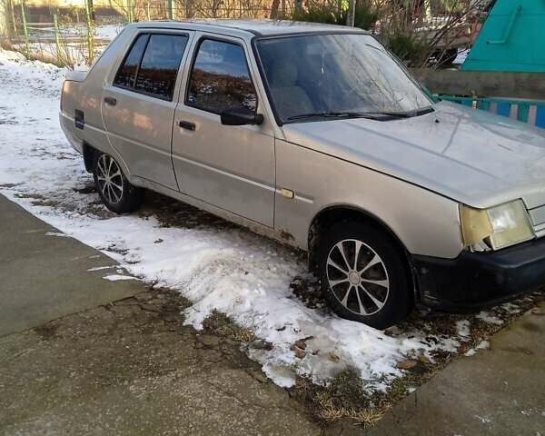 Серый ЗАЗ 1103 Славута, объемом двигателя 1.3 л и пробегом 75 тыс. км за 1200 $, фото 3 на Automoto.ua