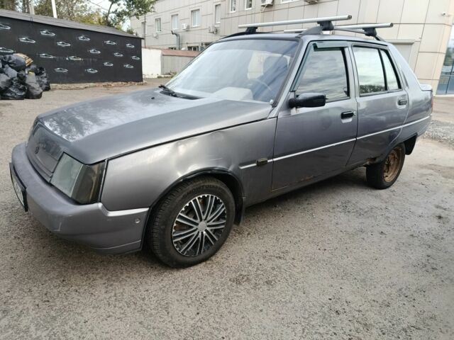 Серый ЗАЗ 1103 Славута, объемом двигателя 1.3 л и пробегом 250 тыс. км за 1350 $, фото 1 на Automoto.ua