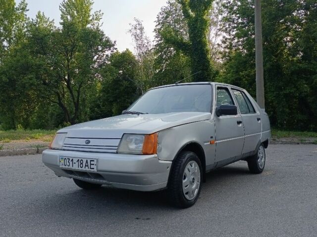 Серый ЗАЗ 1103 Славута, объемом двигателя 0 л и пробегом 169 тыс. км за 585 $, фото 3 на Automoto.ua