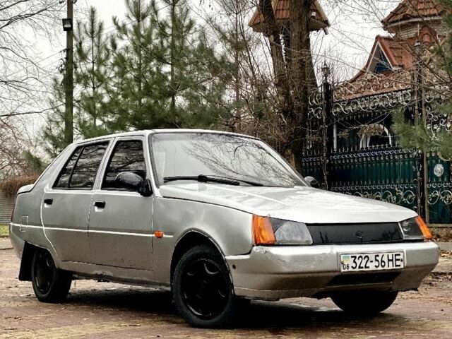 Серый ЗАЗ 1103 Славута, объемом двигателя 1.2 л и пробегом 200 тыс. км за 500 $, фото 1 на Automoto.ua