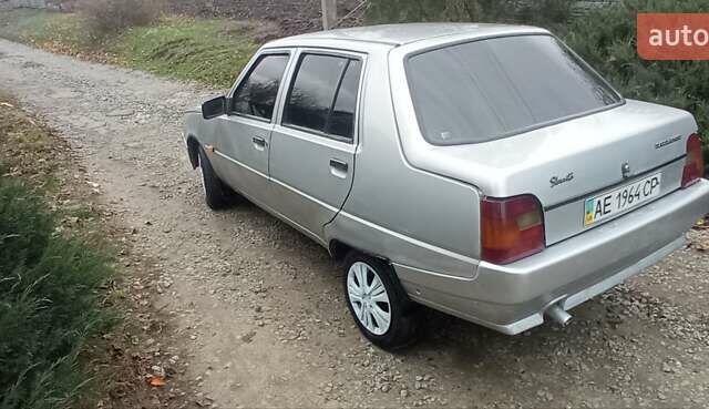 Серый ЗАЗ 1103 Славута, объемом двигателя 1.2 л и пробегом 140 тыс. км за 1100 $, фото 4 на Automoto.ua