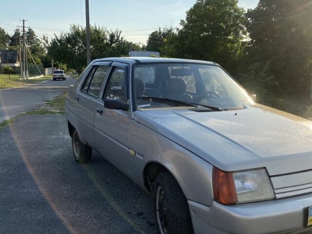 Серый ЗАЗ 1103 Славута, объемом двигателя 1.2 л и пробегом 116 тыс. км за 800 $, фото 2 на Automoto.ua