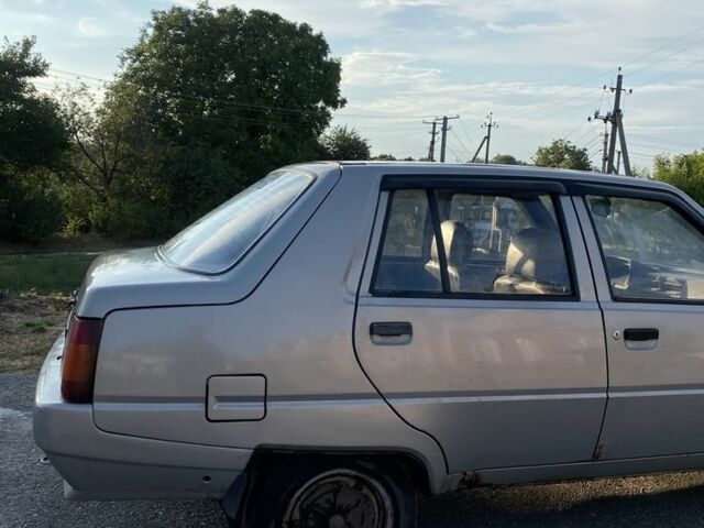 Серый ЗАЗ 1103 Славута, объемом двигателя 1.2 л и пробегом 116 тыс. км за 800 $, фото 4 на Automoto.ua