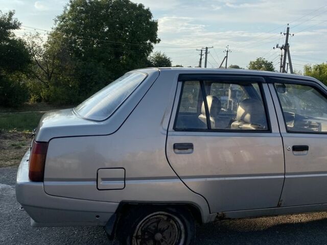 Серый ЗАЗ 1103 Славута, объемом двигателя 1.2 л и пробегом 116 тыс. км за 800 $, фото 5 на Automoto.ua