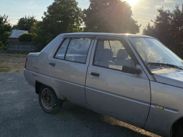 Серый ЗАЗ 1103 Славута, объемом двигателя 1.2 л и пробегом 116 тыс. км за 800 $, фото 3 на Automoto.ua