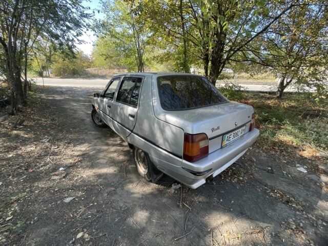 Серый ЗАЗ 1103 Славута, объемом двигателя 1.2 л и пробегом 79 тыс. км за 650 $, фото 4 на Automoto.ua