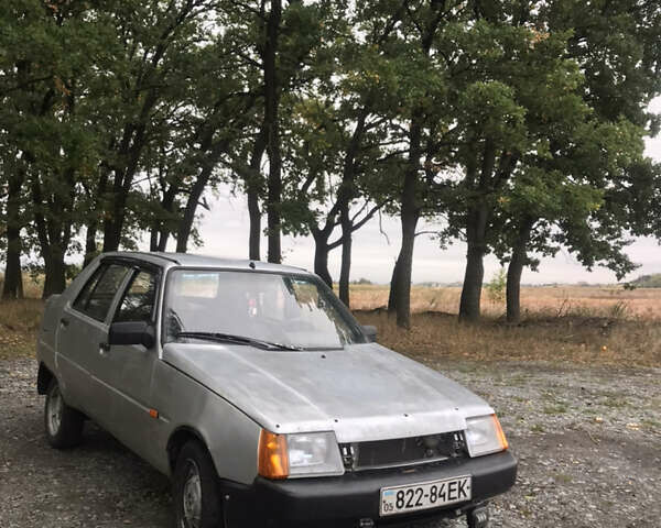 ЗАЗ 1103 Славута 2001 в Днепре (Днепропетровске) на Automoto.ua Серый ЗАЗ 1103 Славута, объемом двигателя 1.2 л и пробегом 17 тыс. км за 1070 $, фото 2 на Automoto.ua