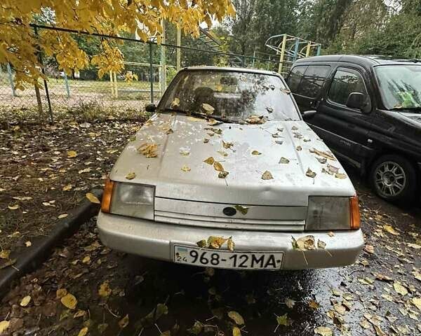 Серый ЗАЗ 1103 Славута, объемом двигателя 1 л и пробегом 120 тыс. км за 900 $, фото 3 на Automoto.ua