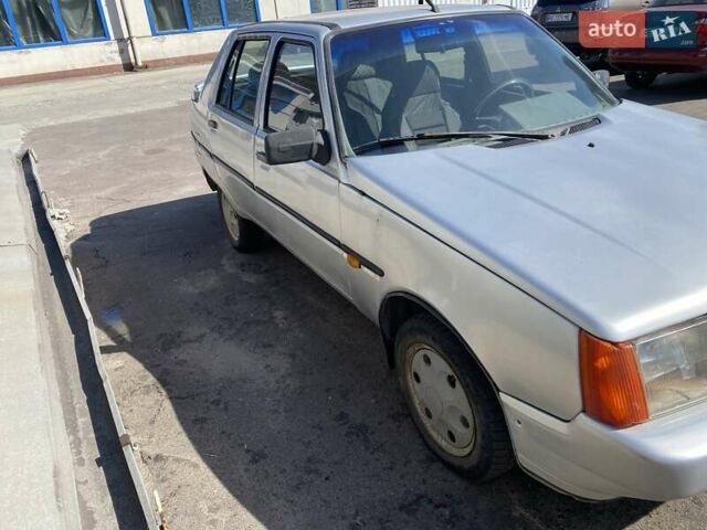 Серый ЗАЗ 1103 Славута, объемом двигателя 1.3 л и пробегом 130 тыс. км за 1200 $, фото 6 на Automoto.ua