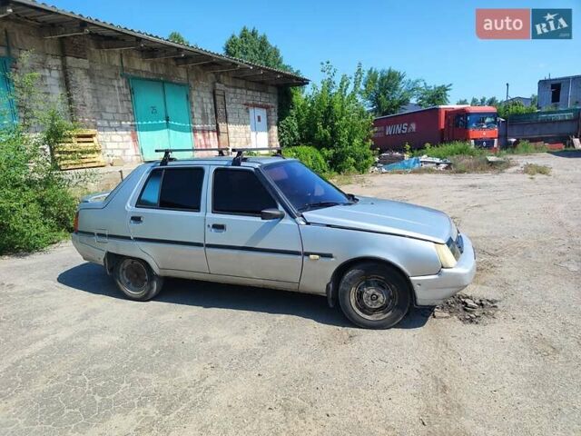 Серый ЗАЗ 1103 Славута, объемом двигателя 1.3 л и пробегом 160 тыс. км за 650 $, фото 1 на Automoto.ua