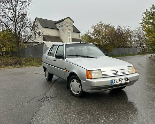 ЗАЗ 1103 Славута 2003 в Дергачах на Automoto.ua Серый ЗАЗ 1103 Славута, объемом двигателя 1.2 л и пробегом 68 тыс. км за 1400 $, фото 1 на Automoto.ua