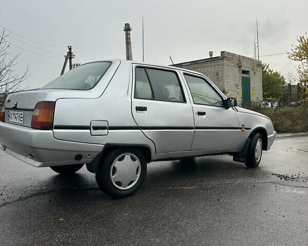 ЗАЗ 1103 Славута 2003 в Дергачах на Automoto.ua Серый ЗАЗ 1103 Славута, объемом двигателя 1.2 л и пробегом 68 тыс. км за 1400 $, фото 2 на Automoto.ua