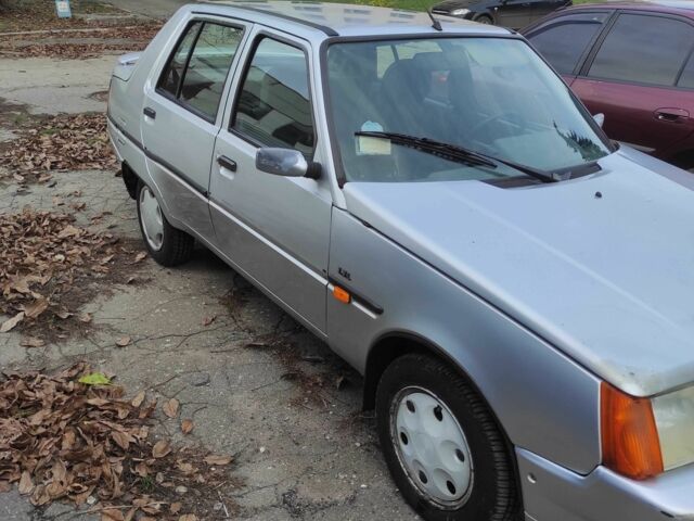 Серый ЗАЗ 1103 Славута, объемом двигателя 1.3 л и пробегом 112 тыс. км за 1187 $, фото 6 на Automoto.ua