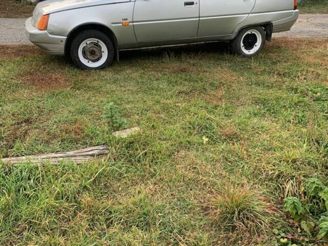 Серый ЗАЗ 1103 Славута, объемом двигателя 1.2 л и пробегом 200 тыс. км за 1100 $, фото 3 на Automoto.ua