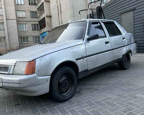 Серый ЗАЗ 1103 Славута, объемом двигателя 1.2 л и пробегом 400 тыс. км за 700 $, фото 2 на Automoto.ua