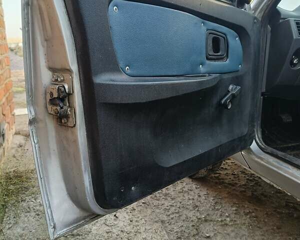 ЗАЗ 1103 Славута 2003 в Виннице на Automoto.ua Серый ЗАЗ 1103 Славута, объемом двигателя 1.2 л и пробегом 240 тыс. км за 1100 $, фото 10 на Automoto.ua