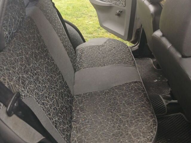 Сірий ЗАЗ 1103 Славута, об'ємом двигуна 1.2 л та пробігом 250 тис. км за 1000 $, фото 7 на Automoto.ua