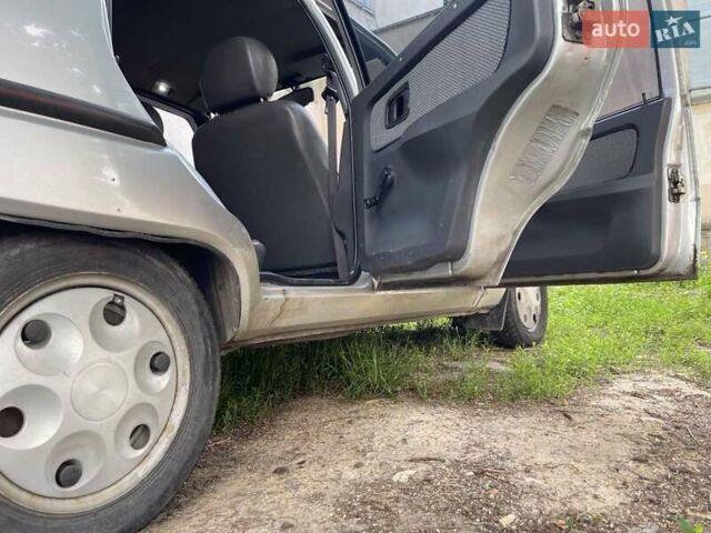 Серый ЗАЗ 1103 Славута, объемом двигателя 1.2 л и пробегом 197 тыс. км за 999 $, фото 12 на Automoto.ua