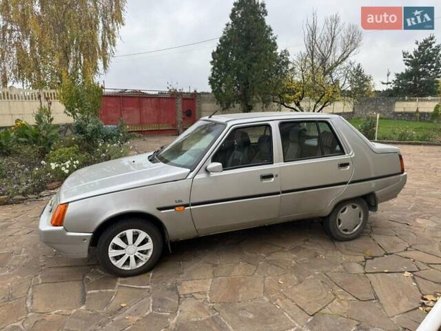 ЗАЗ 1103 Славута 2004 в Горишние Плавни (Комсомольск) на Automoto.ua Серый ЗАЗ 1103 Славута, объемом двигателя 1.2 л и пробегом 73 тыс. км за 1500 $, фото 4 на Automoto.ua